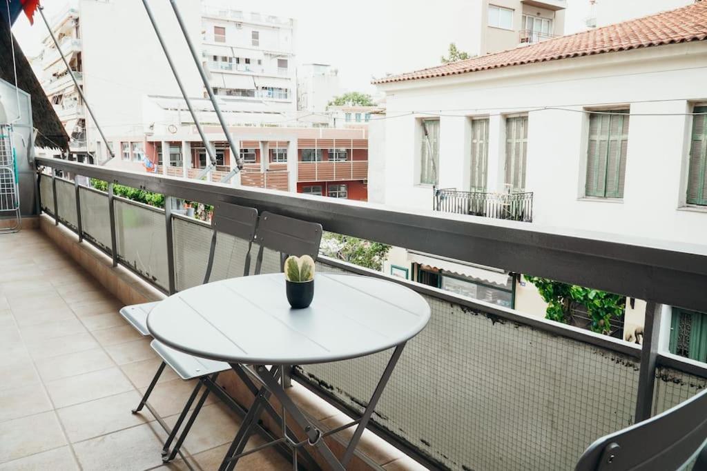 Charming Apartment In Keramikos Афины Экстерьер фото