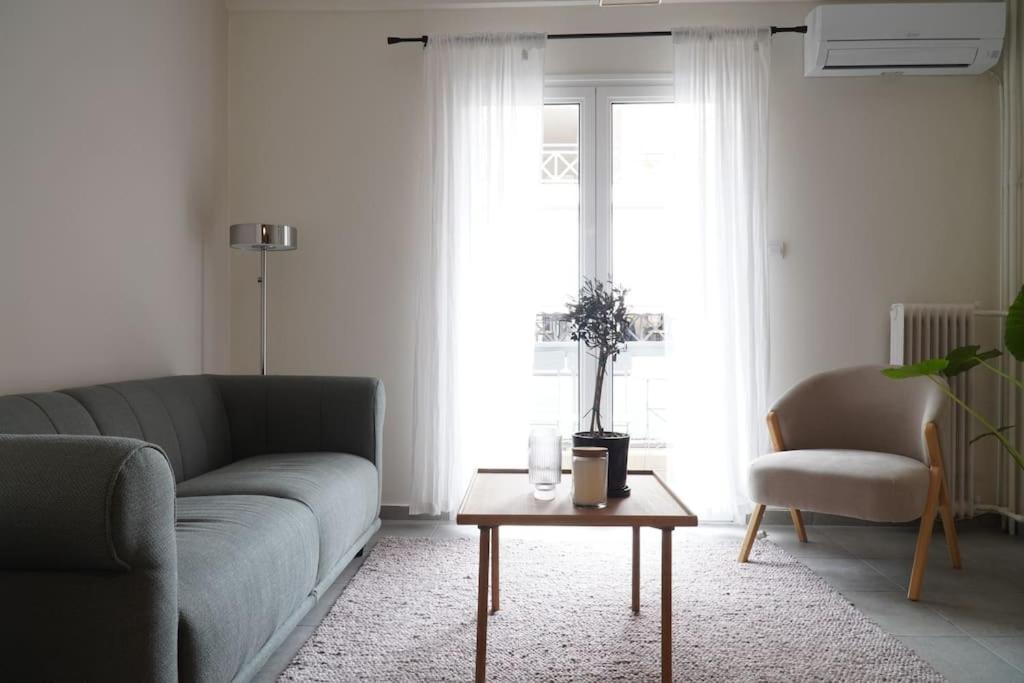 Charming Apartment In Keramikos Афины Экстерьер фото